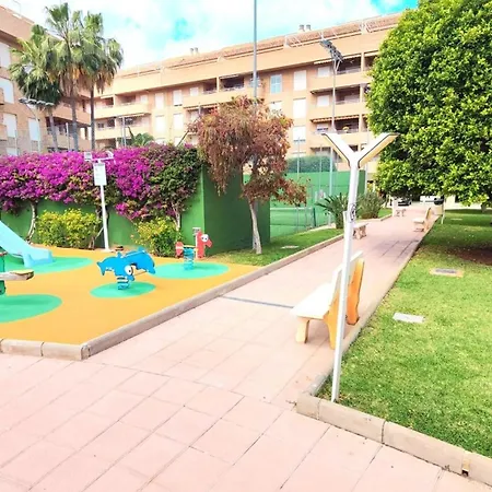 Tirolina By Edeal Homes Lägenhet