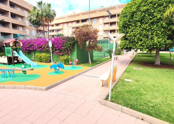 Tirolina By Edeal Homes Lägenhet